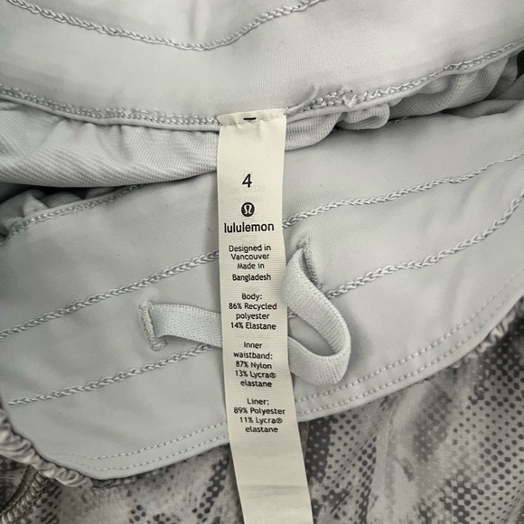 Bundle of 2 Lululemon Tracker Shorts - Picture 3 of 4